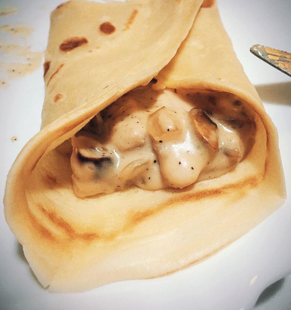 Crepes de pollo, champiñón y queso Crepes de pollo, champiñón y queso