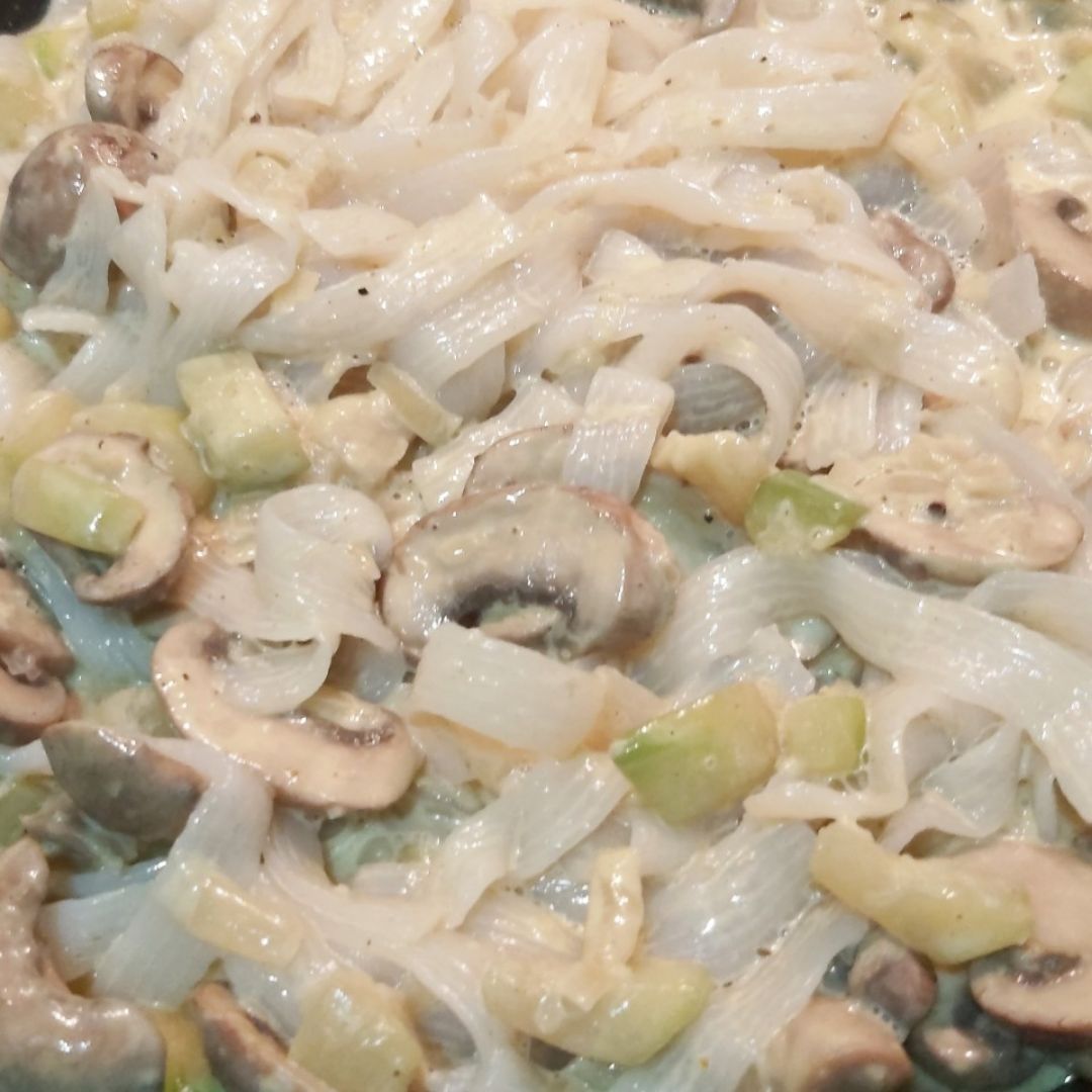 Noodle Konjac con calabacín y champiñones 🎊Step 0