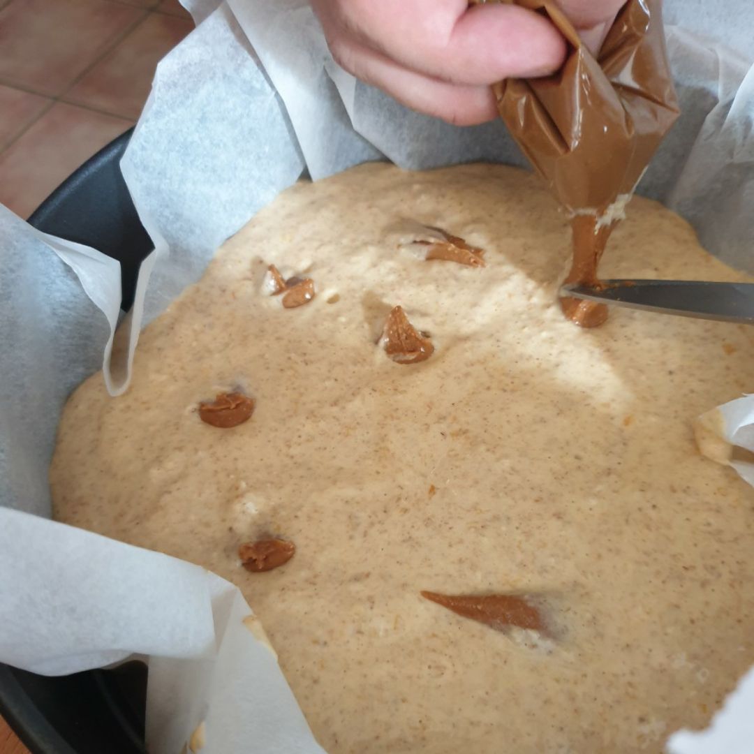Bizcocho de caqui y crema de cacahuete fit 🥧🥜 Paso 4