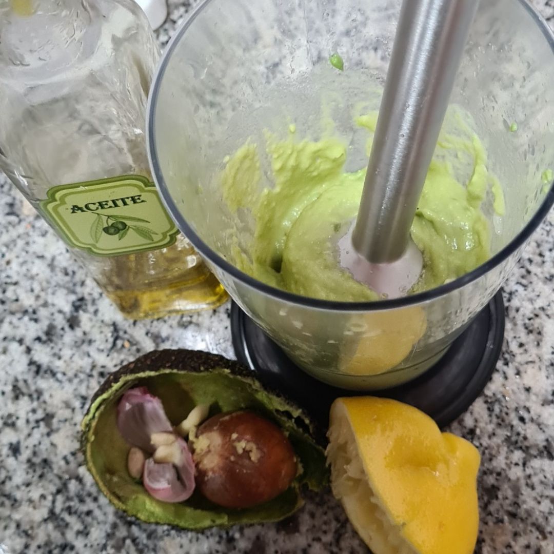 Ñoquis con salsa de aguacate y huevos revueltos. Paso 1 Ñoquis con salsa de aguacate y huevos revueltos. Paso 1