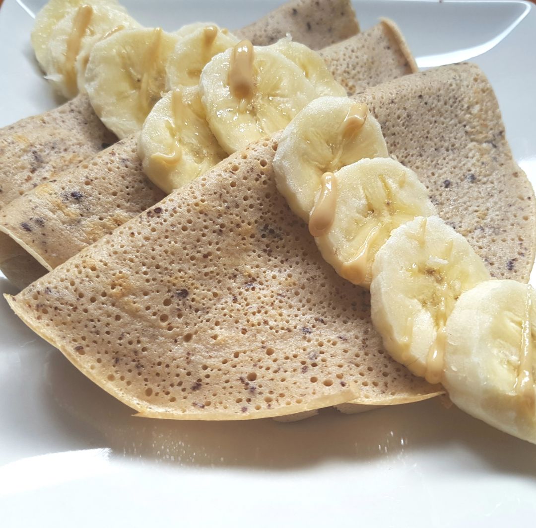 Crepes proteicas con plátano y crema de cacahuete