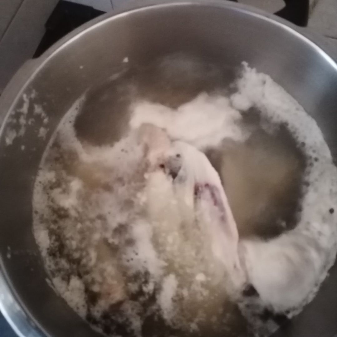 Caldo de pollo y verduras. Paso 2 Caldo de pollo y verduras. Paso 2