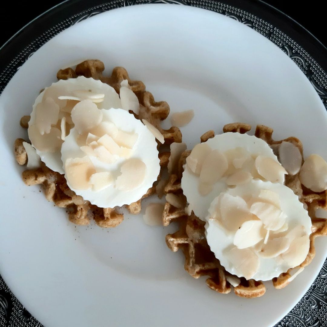 Gofres de harina de avena, plátano y limón Gofres de harina de avena, plátano y limón