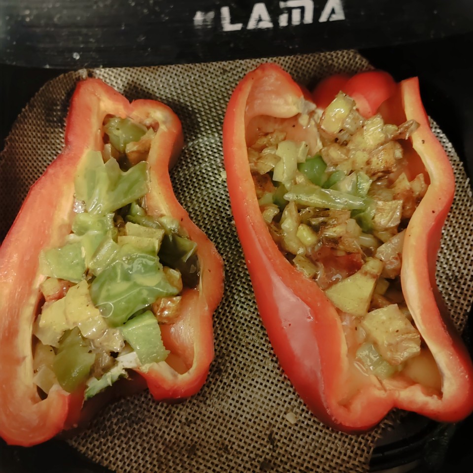 Pimientos rellenos de tortilla🫑🥔🍳 Paso 4 Pimientos rellenos de tortilla🫑🥔🍳 Paso 4