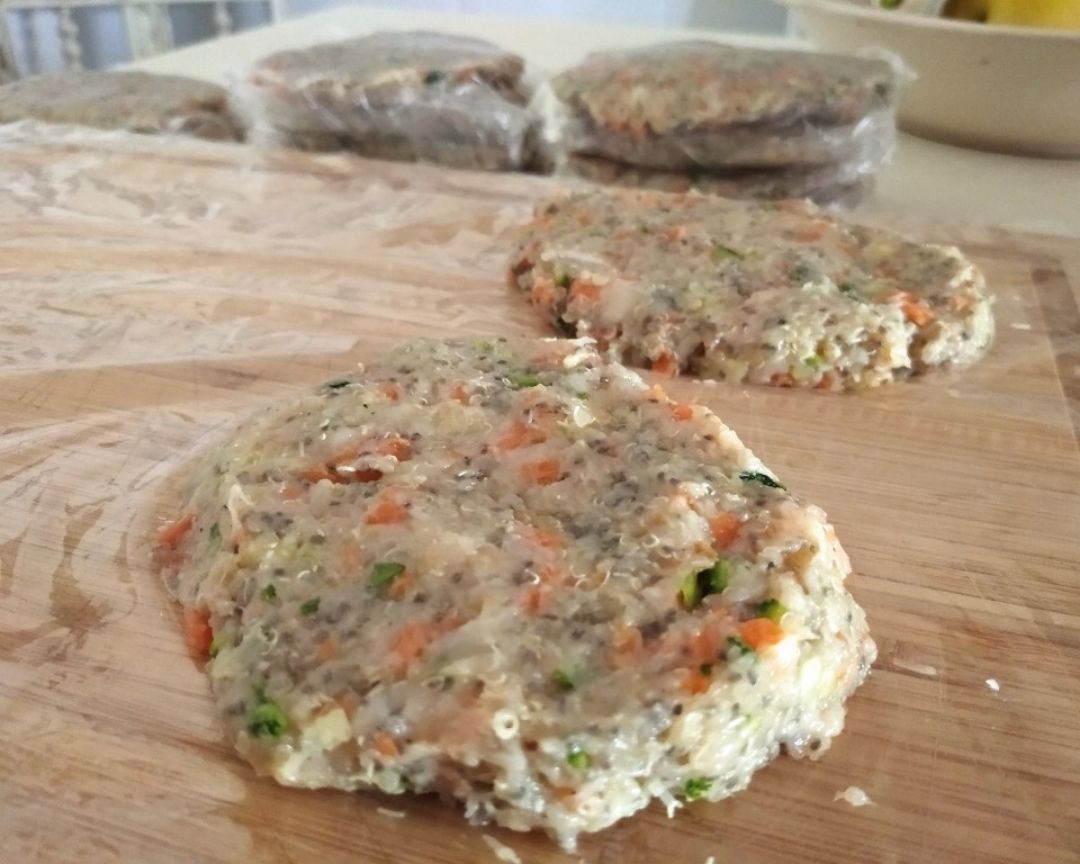 Hamburguesas de pollo, quinoa y chía