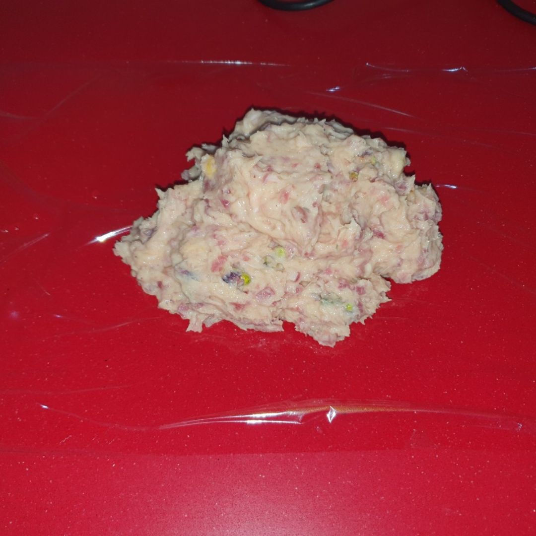 Fiambre de pollo y pistachos Paso 3 Fiambre de pollo y pistachos Paso 3