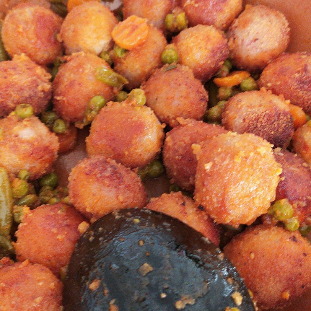 Albóndigas de pollo con verduras con guarnición de patatas al graten Paso 2 Albóndigas de pollo con verduras con guarnición de patatas al graten Paso 2