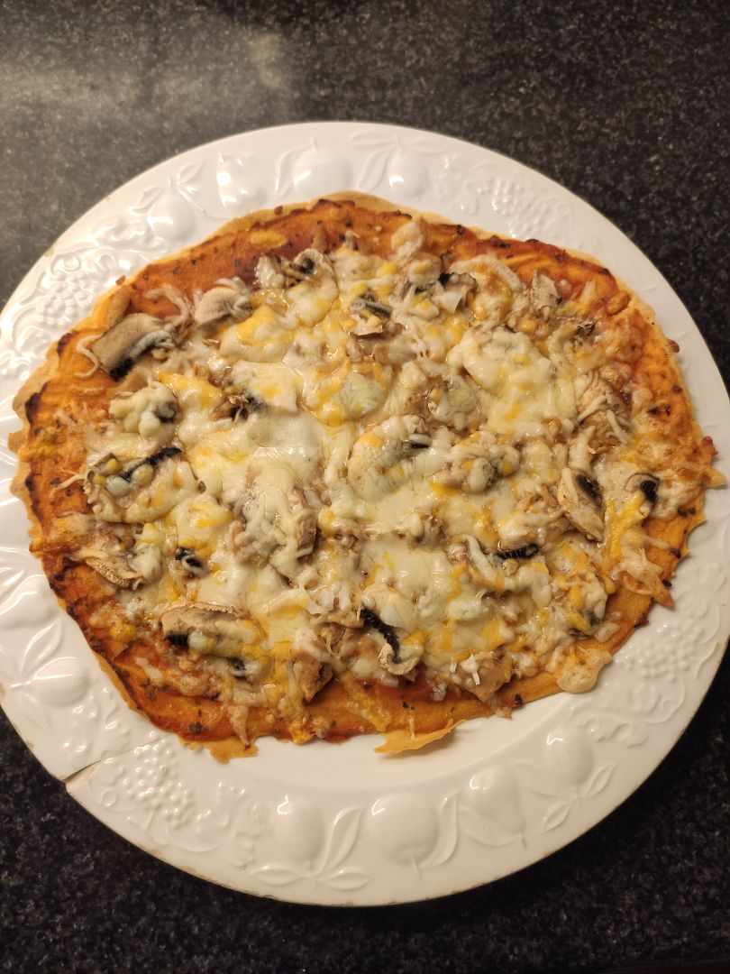 Pizza con base de harina de garbanzo Pizza con base de harina de garbanzo