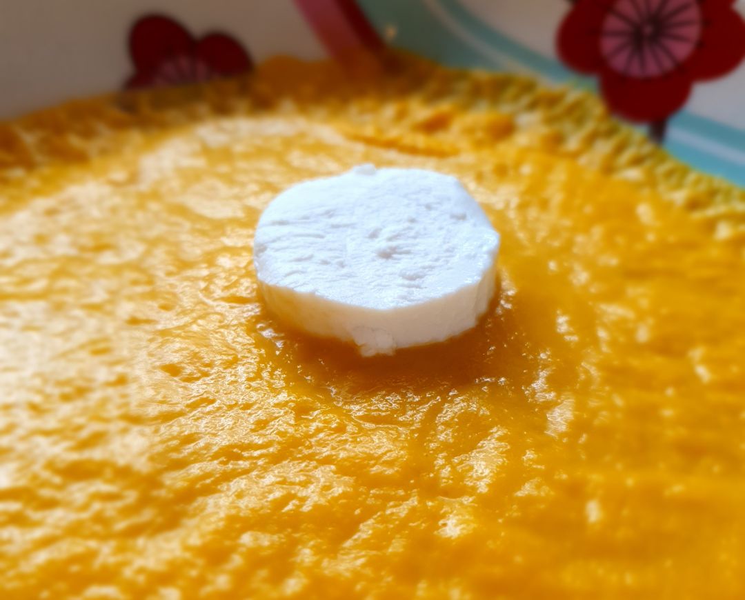 Crema de verduras con rulo de cabra Crema de verduras con rulo de cabra