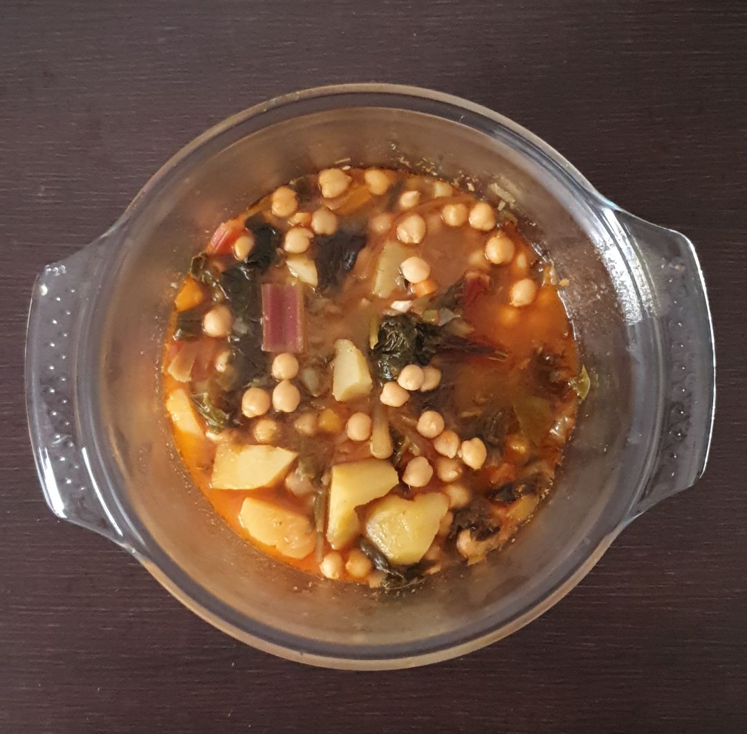 Potaje de garbanzos vegano. Potaje de garbanzos vegano.