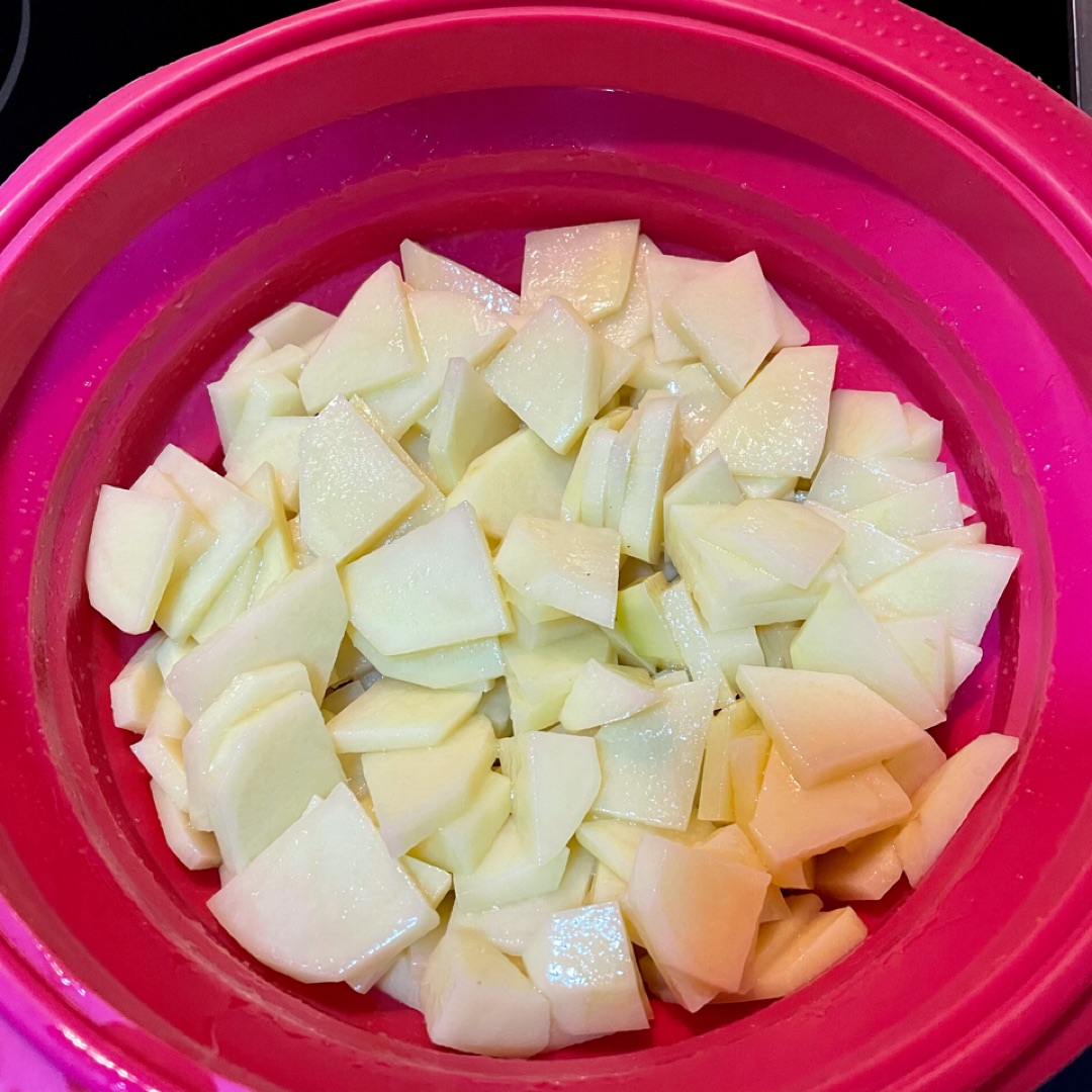 Tortilla trufada con queso azul 🧀 y cebolla caramelizadaStep 0
