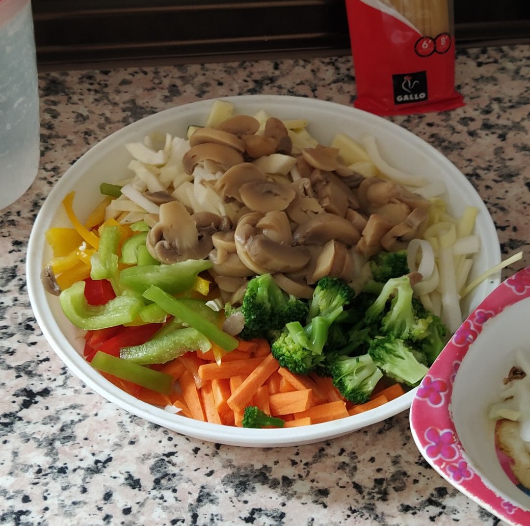 Wok de tallarines y verduras 🍲 Paso 0 Wok de tallarines y verduras 🍲 Paso 0