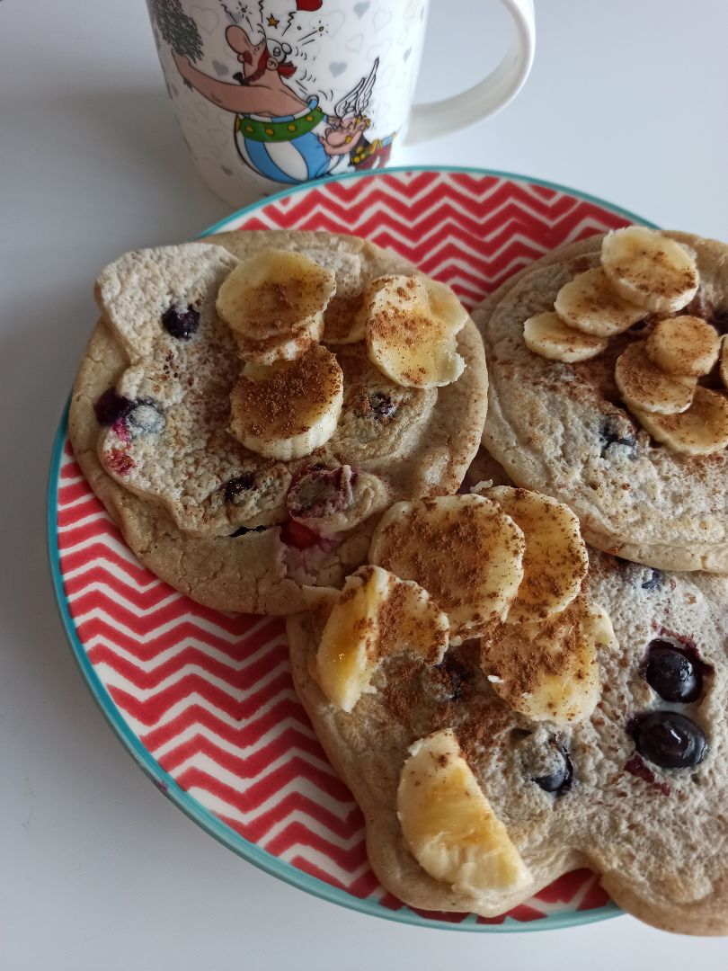 Pancake de frutos rojos y plátano