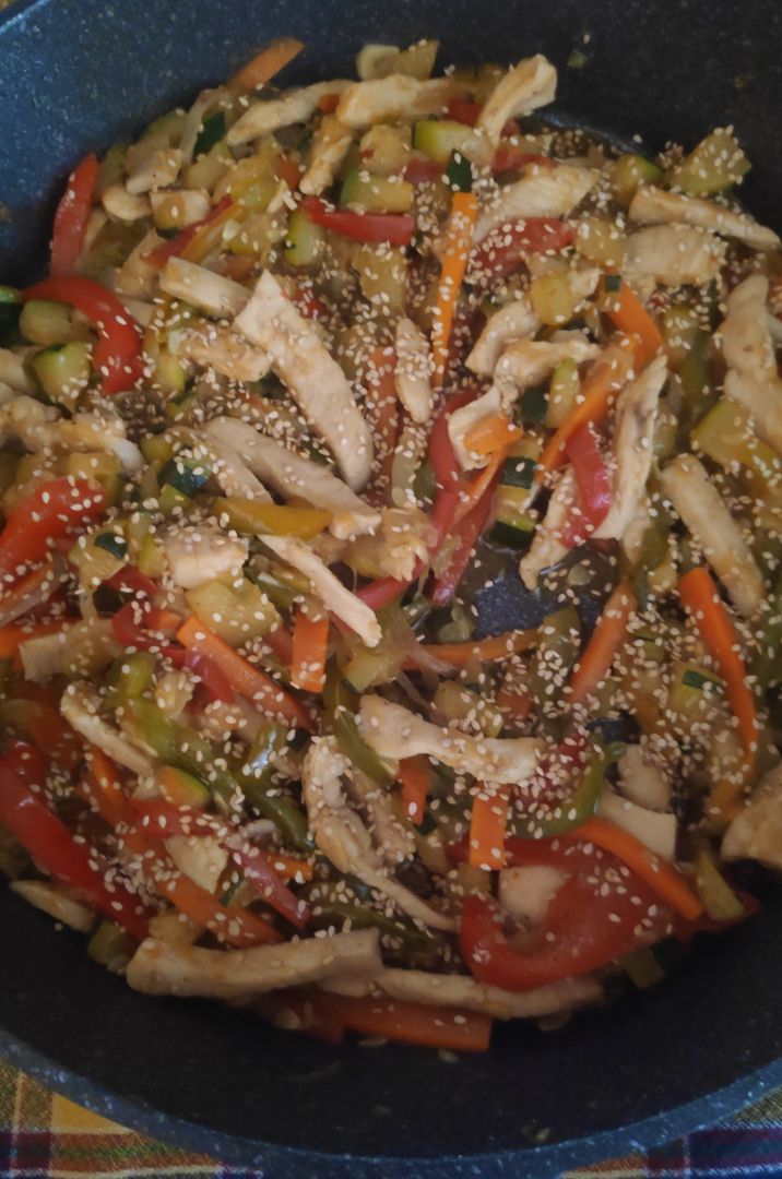 Tiras de pollo con verduritas Tiras de pollo con verduritas