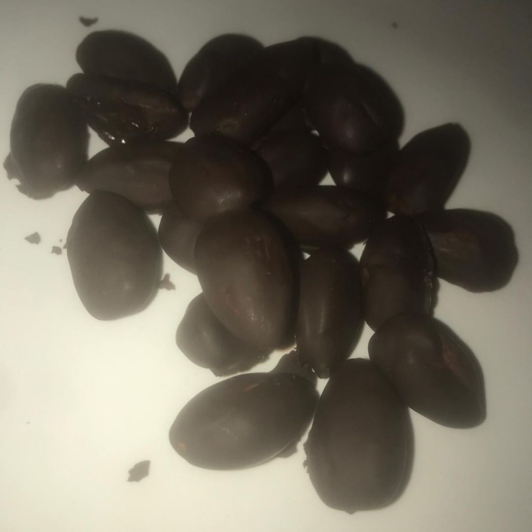 Almendras bañadas con CHOCOLATE 🍫🤤 Almendras bañadas con CHOCOLATE 🍫🤤