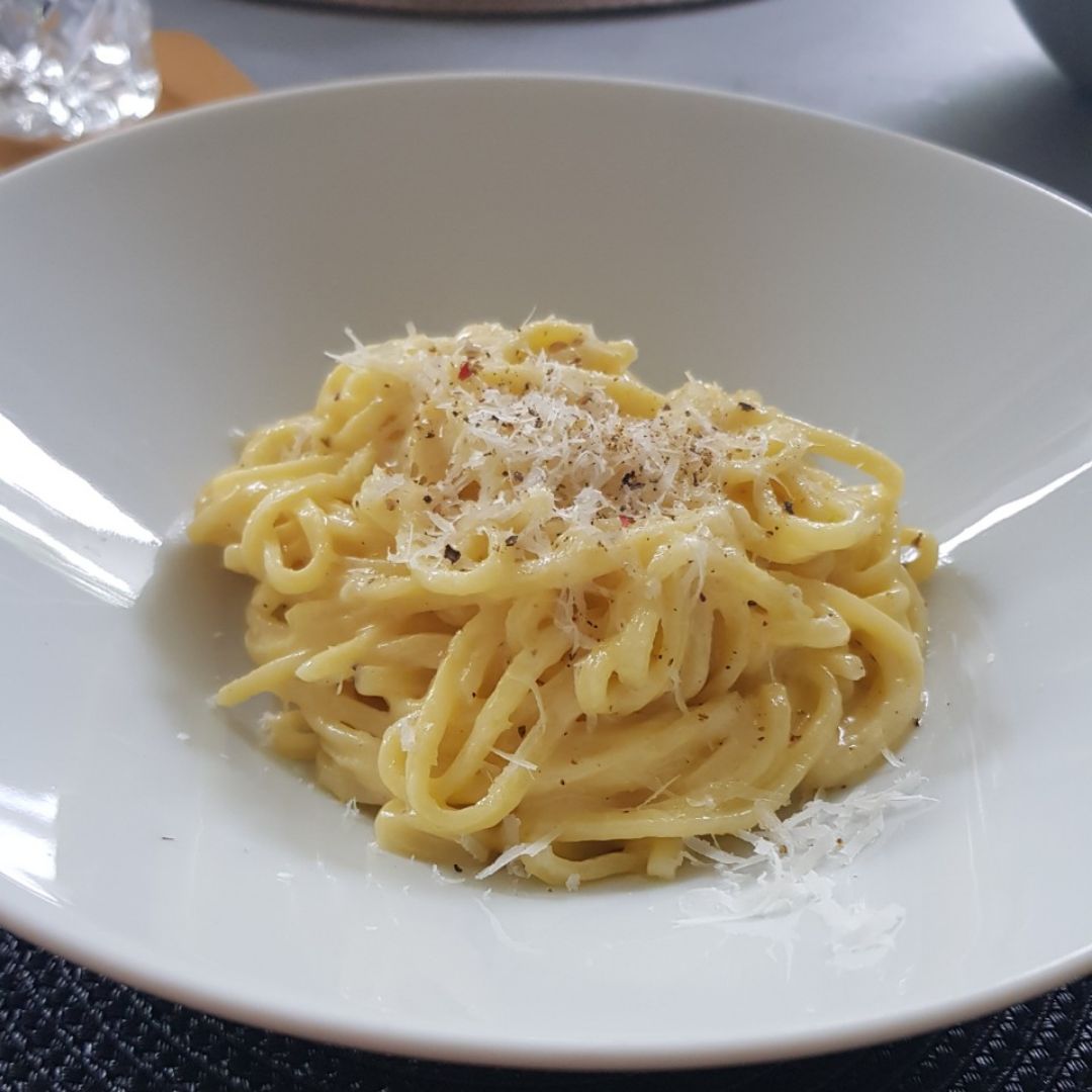 Pasta cacio e pepe