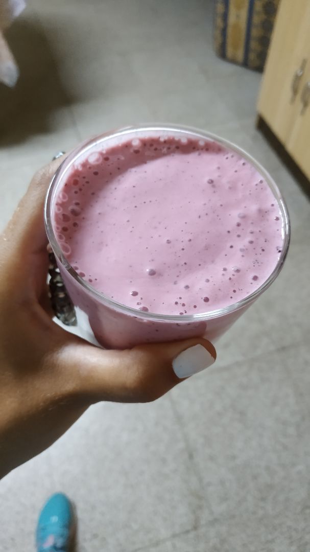 Batido de kéfir y frutos del bosque Batido de kéfir y frutos del bosque