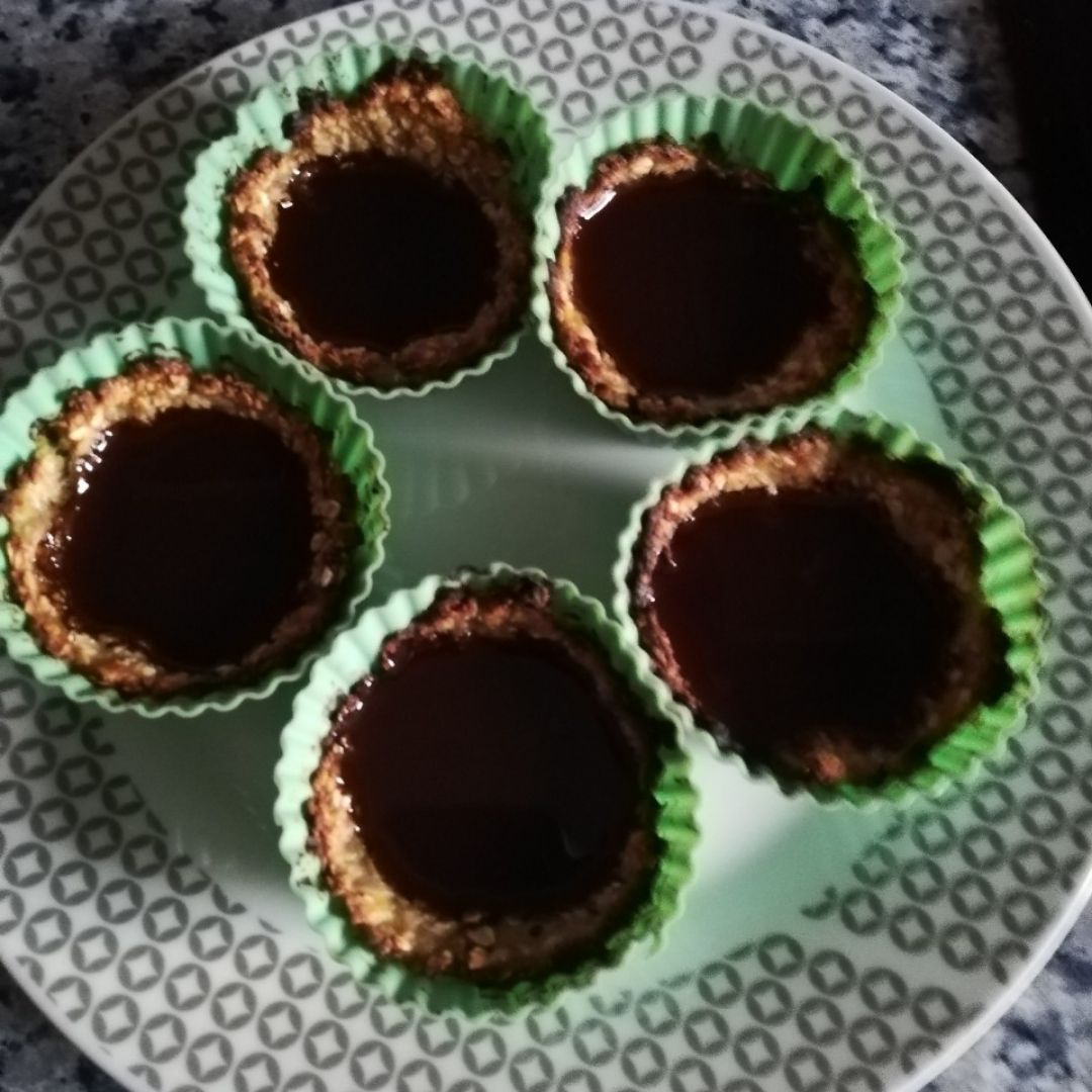 Vasitos de avena, platano y chocolate 99% Paso 1 Vasitos de avena, platano y chocolate 99% Paso 1