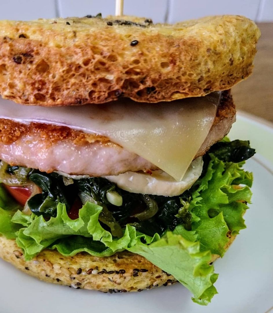 Hamburguesa con pan de lino