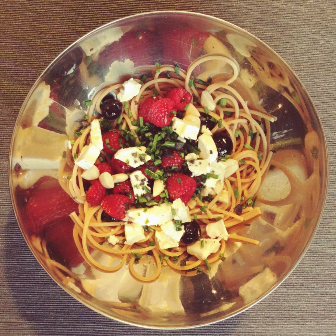 Spaghettis integrales con frutos rojos!馃崫 Spaghettis integrales con frutos rojos!馃崫