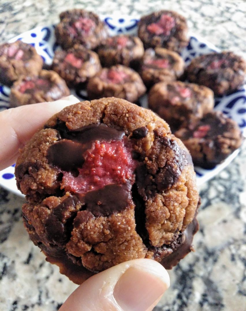 Galletas de crema de cacahuete 🥜 y mermelada de fresa 🍓 Galletas de crema de cacahuete 🥜 y mermelada de fresa 🍓