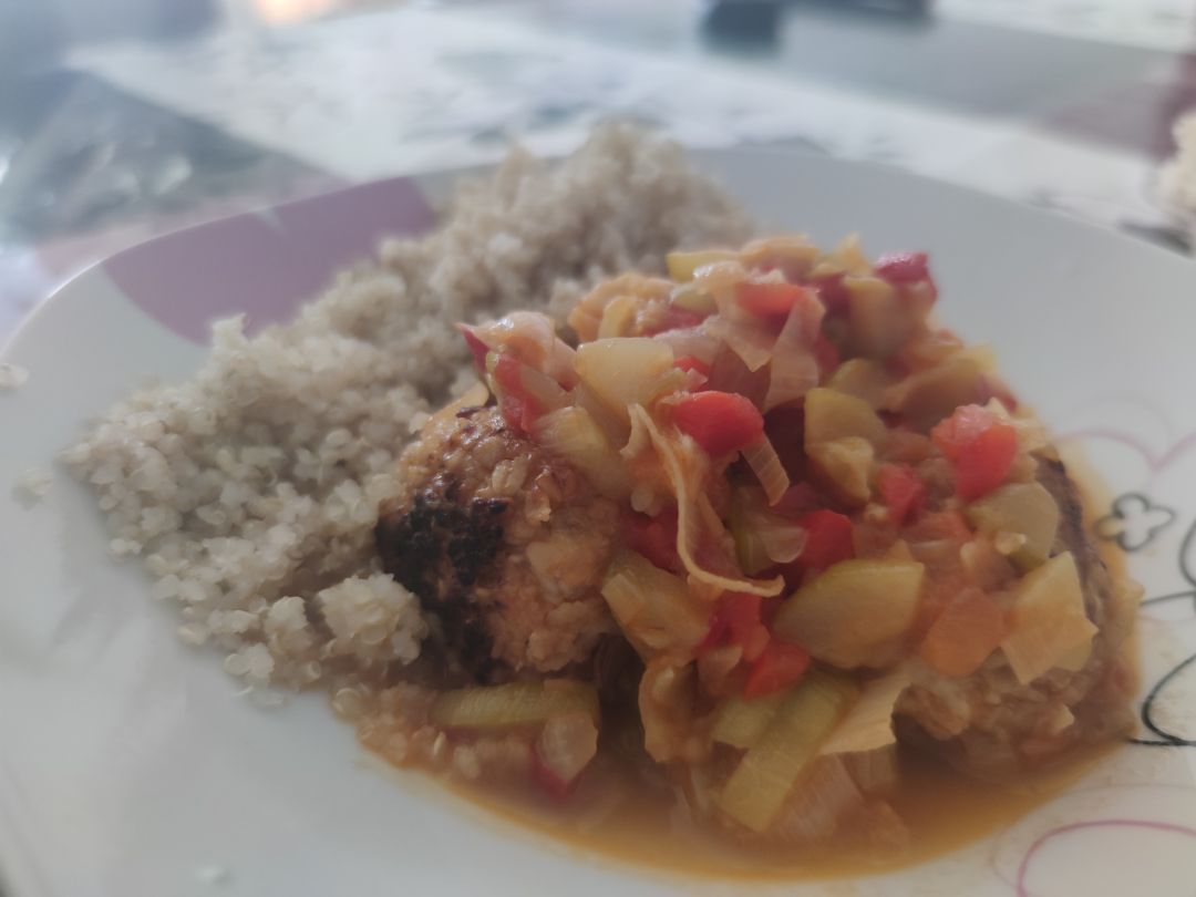 Albóndigas con verduras y quinoa Albóndigas con verduras y quinoa