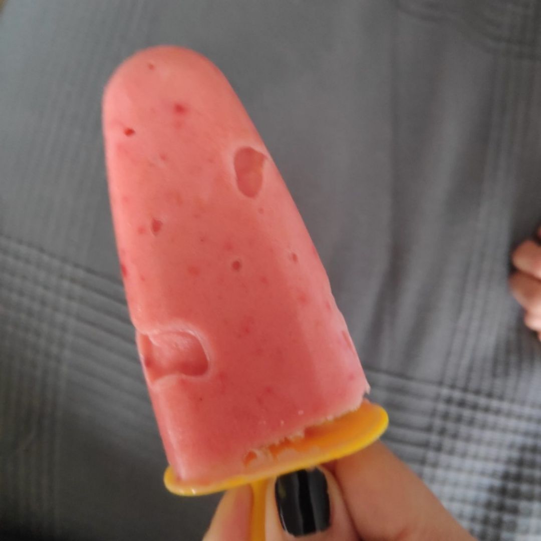 Helado de melocotón 🍑 y fresas 🍓