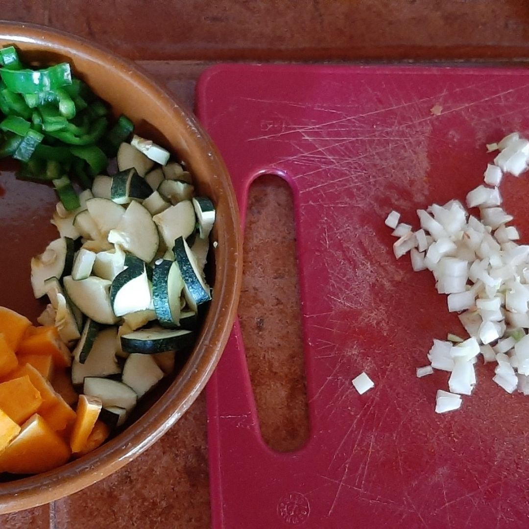 Wok de verduras y fideos asiáticos🍜🥕🫑🌶🥒🧅 Paso 0 Wok de verduras y fideos asiáticos🍜🥕🫑🌶🥒🧅 Paso 0