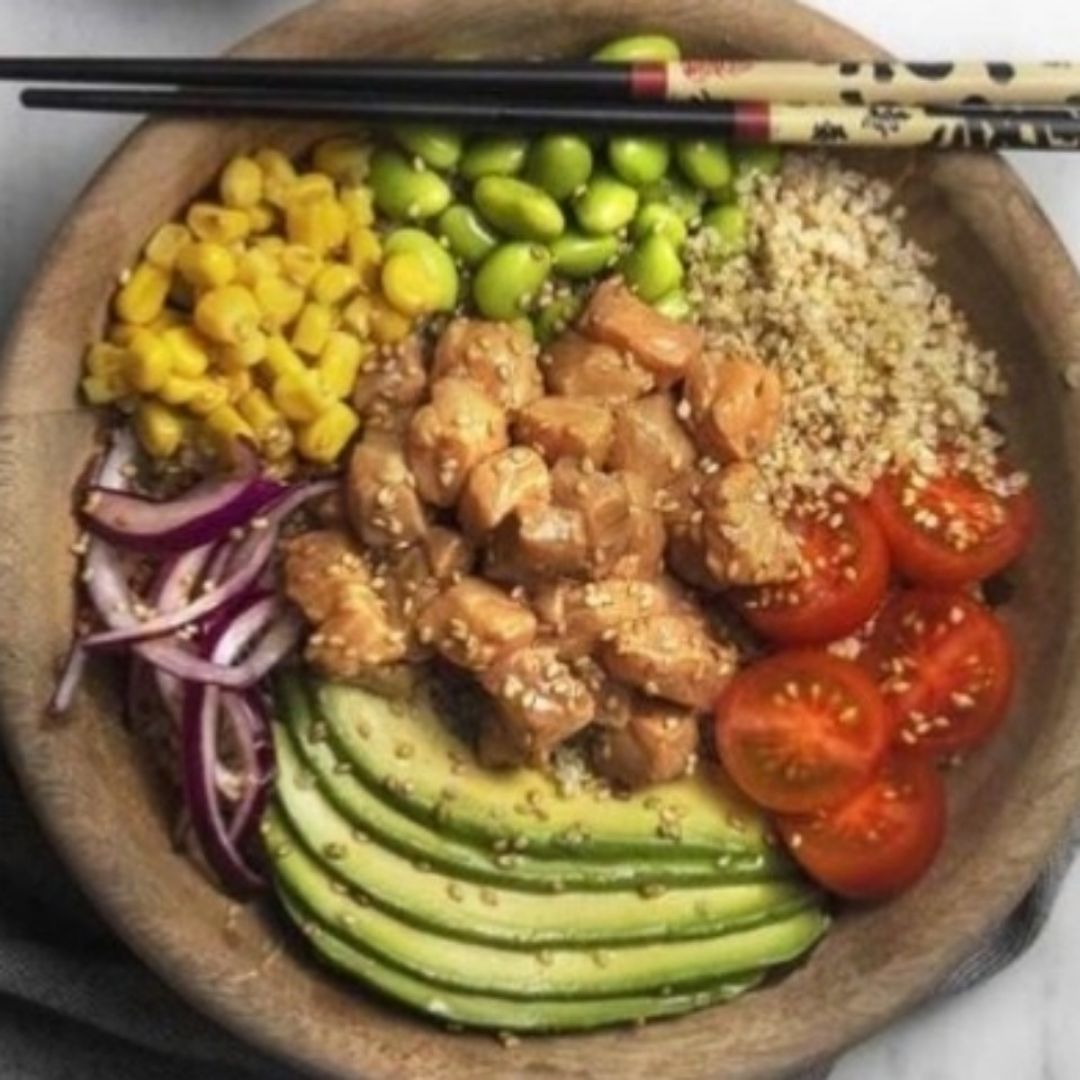 Poke bowl salmón y quinoa Poke bowl salmón y quinoa
