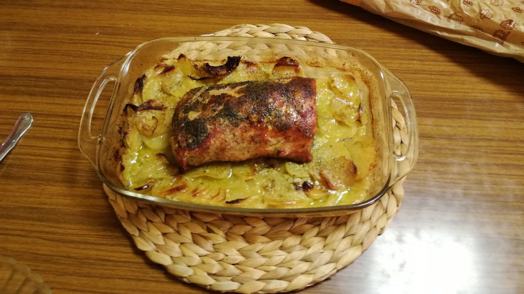 Lomo al horno con patatas Lomo al horno con patatas