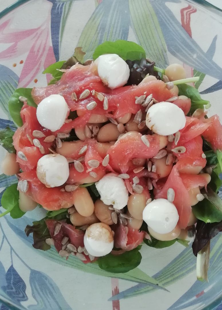 Ensalada de brotes y legumbres Ensalada de brotes y legumbres