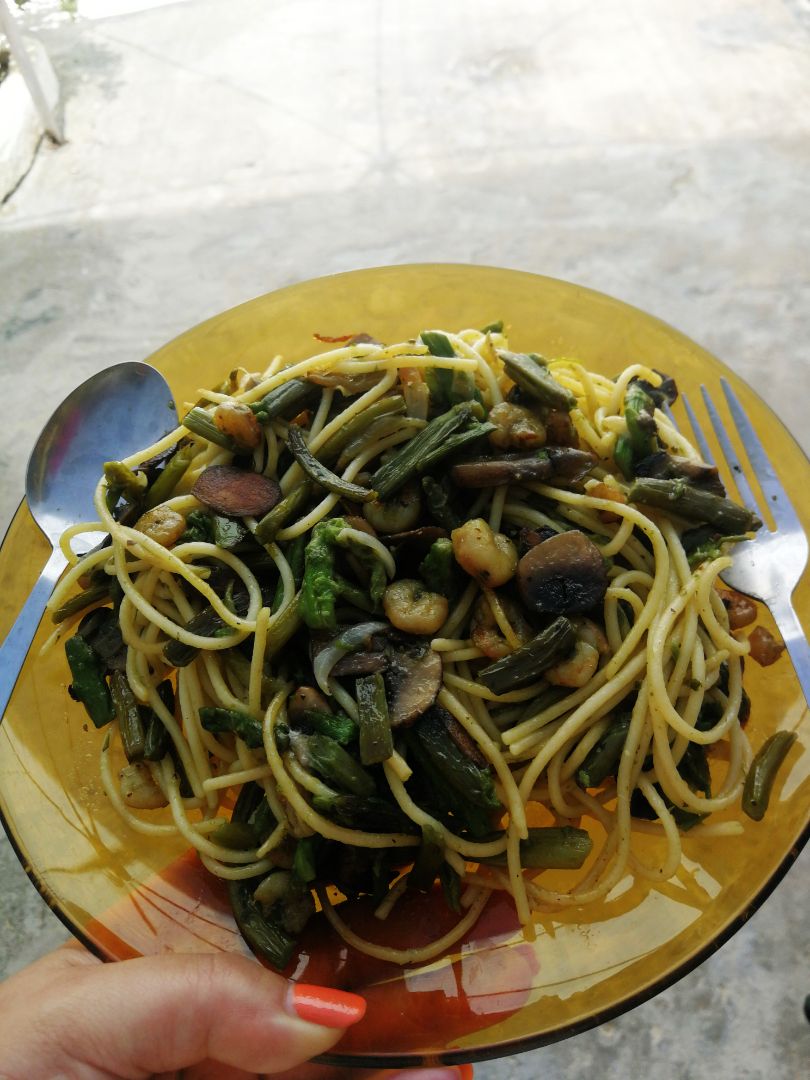 Pasta con salteado Pasta con salteado