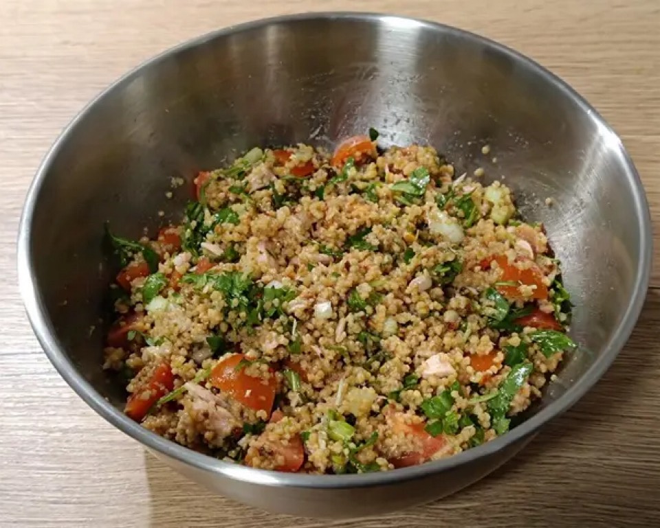 Ensalada de cuscús sin gluten alta en proteína Ensalada de cuscús sin gluten alta en proteína