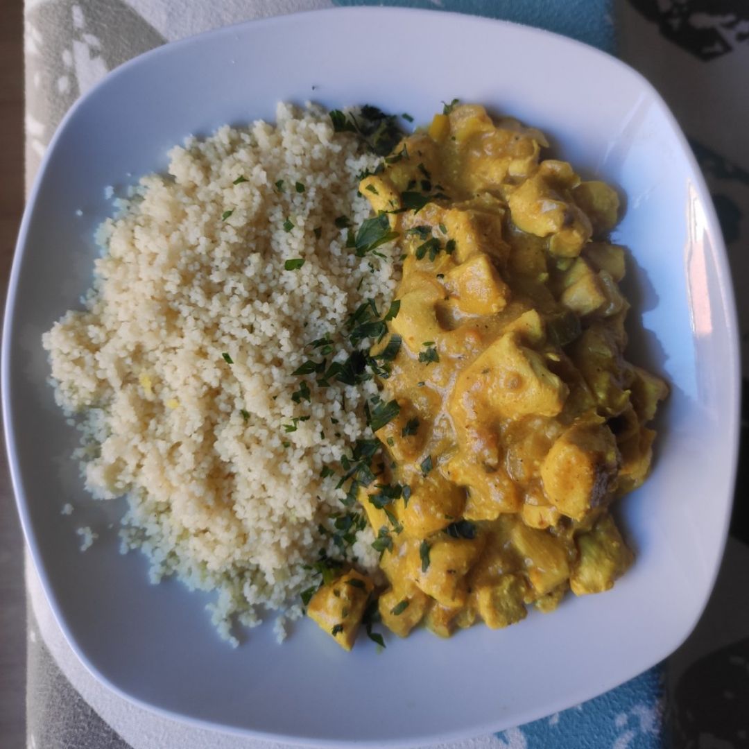 Pollo al curry con couscous Pollo al curry con couscous