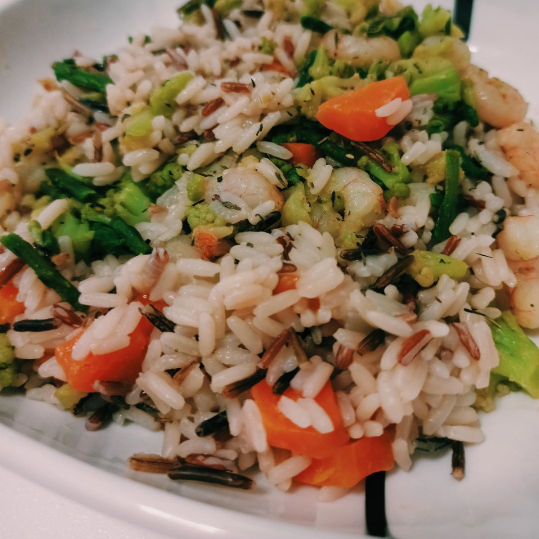 Arroz con verduras y 🍤