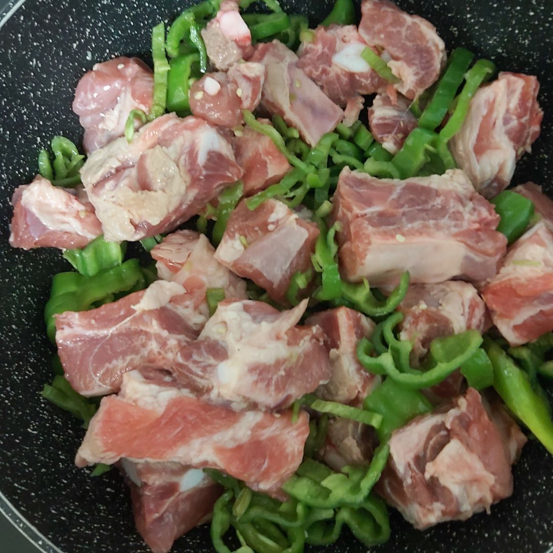 Costillas de cerdo con patatas Paso 0 Costillas de cerdo con patatas Paso 0