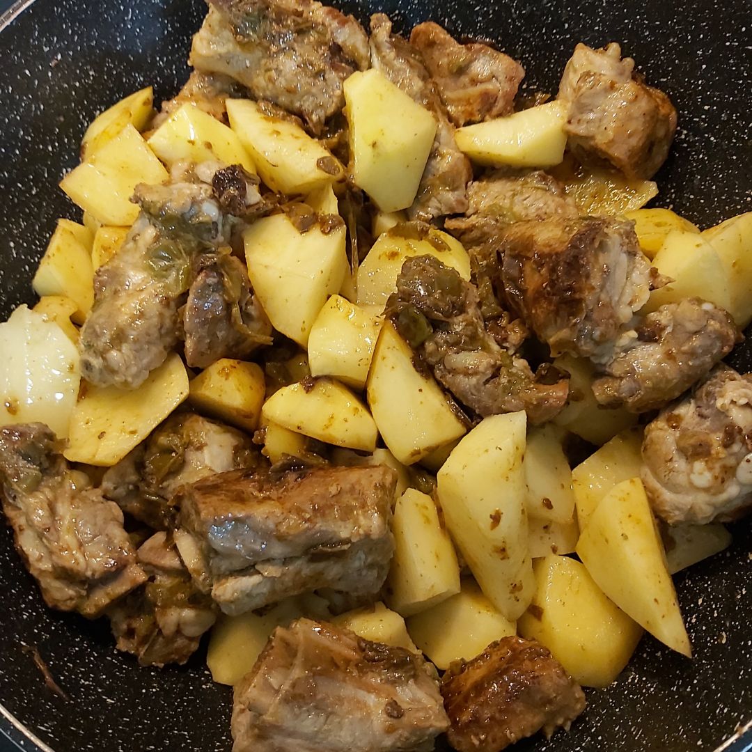 Costillas de cerdo con patatas Paso 1 Costillas de cerdo con patatas Paso 1