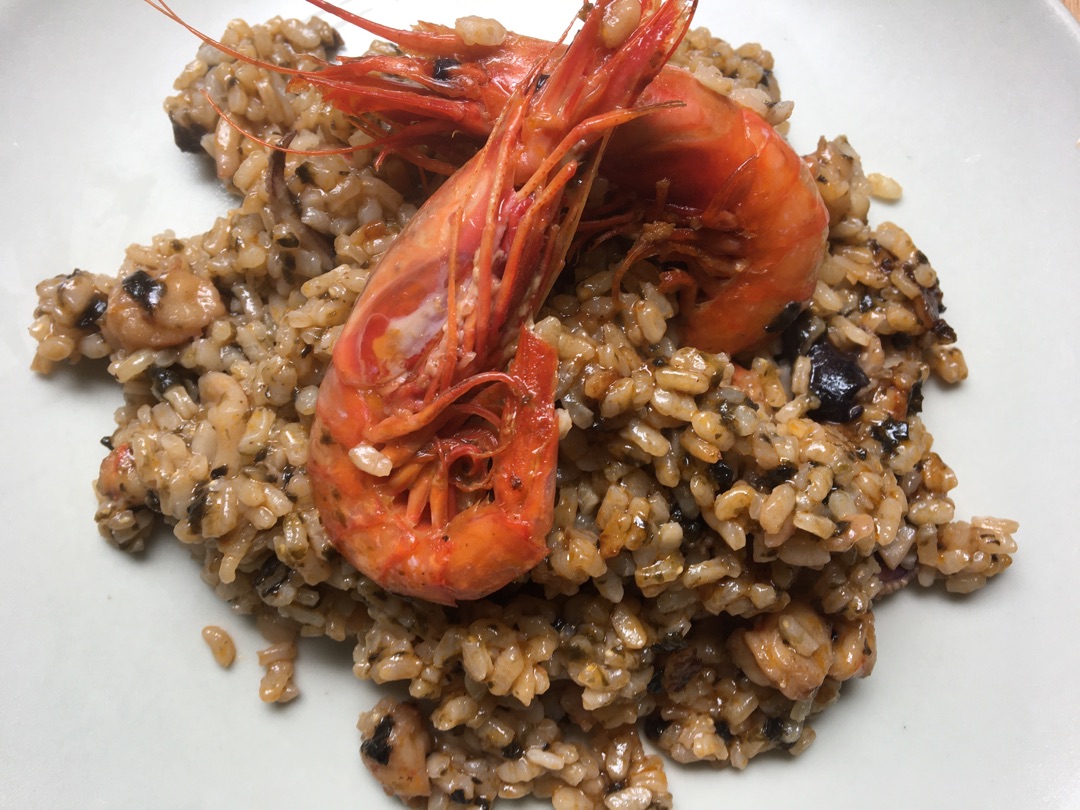 Arroz con sepia, gambas y alga nori 