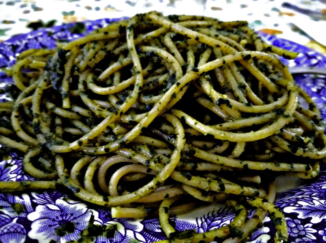Pasta integral al pesto Pasta integral al pesto