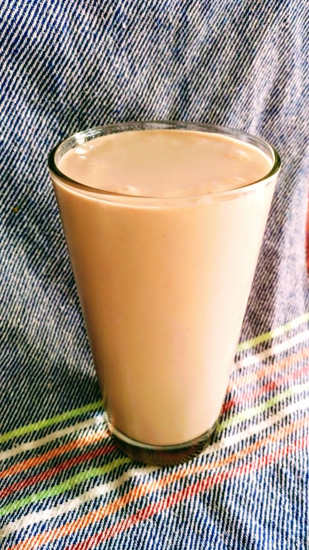 Batido de Queso Fresco Batido 0% m.g con Frutas , Nueces  , Dátiles.