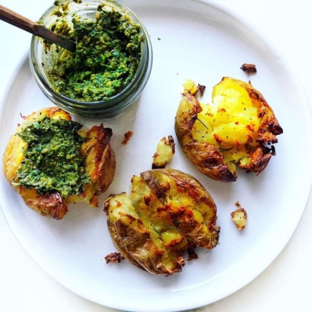 Patatas al horno con Pesto de pistachos Patatas al horno con Pesto de pistachos