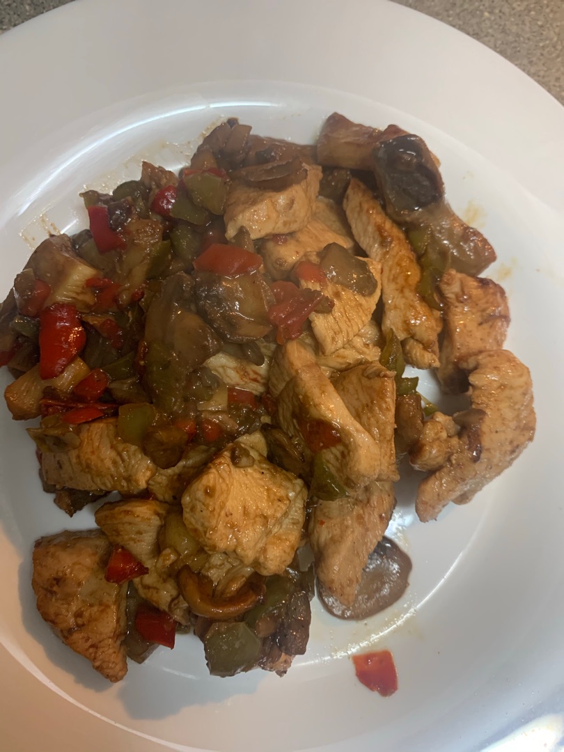 Pechuga De Pollo Con Champiñones y Pimiento 