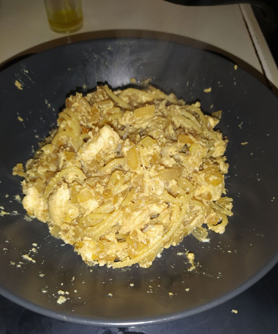 Spaghetti con pollo al estilo "carbonara" 😏 Spaghetti con pollo al estilo "carbonara" 😏