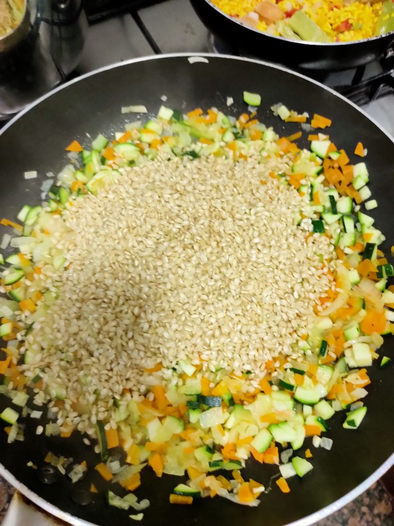 Gemistá . Pimientos rellenos de arroz integral y verduras Paso 5 Gemistá . Pimientos rellenos de arroz integral y verduras Paso 5