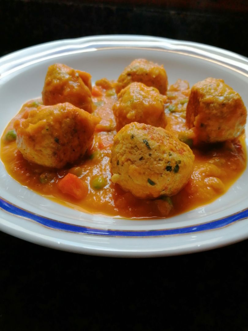 Albondigas de pavo y brócoli en salsa otoñal Albondigas de pavo y brócoli en salsa otoñal