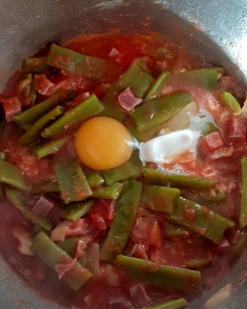 Judías con jamón y huevo Judías con jamón y huevo