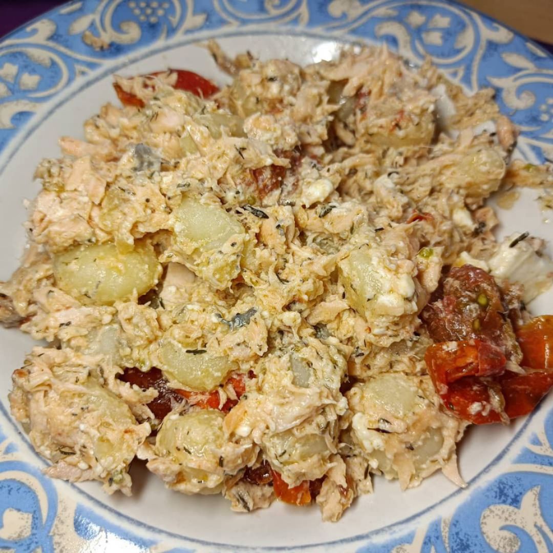 Gnocchis con salmón y queso feta