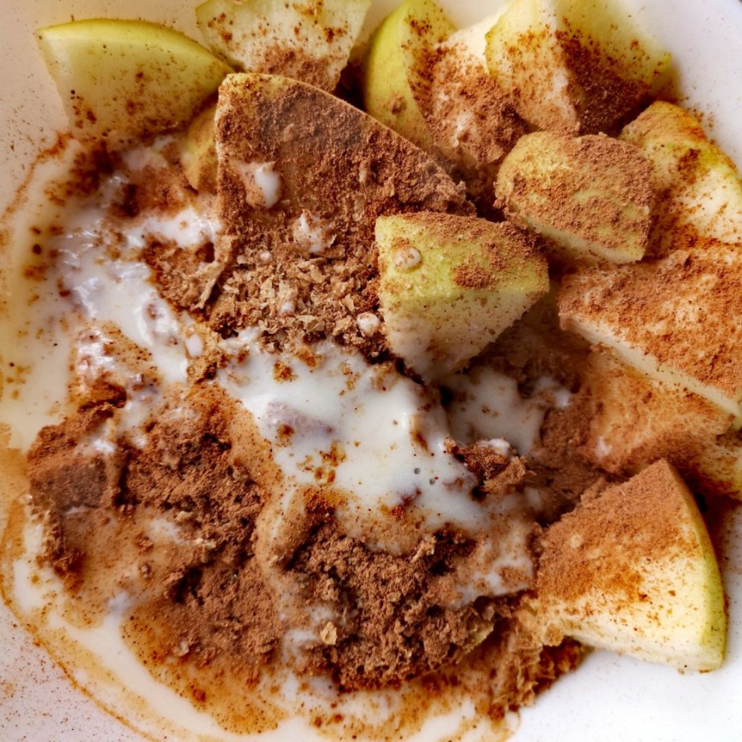 Smoothie bowl piña colada con manzana