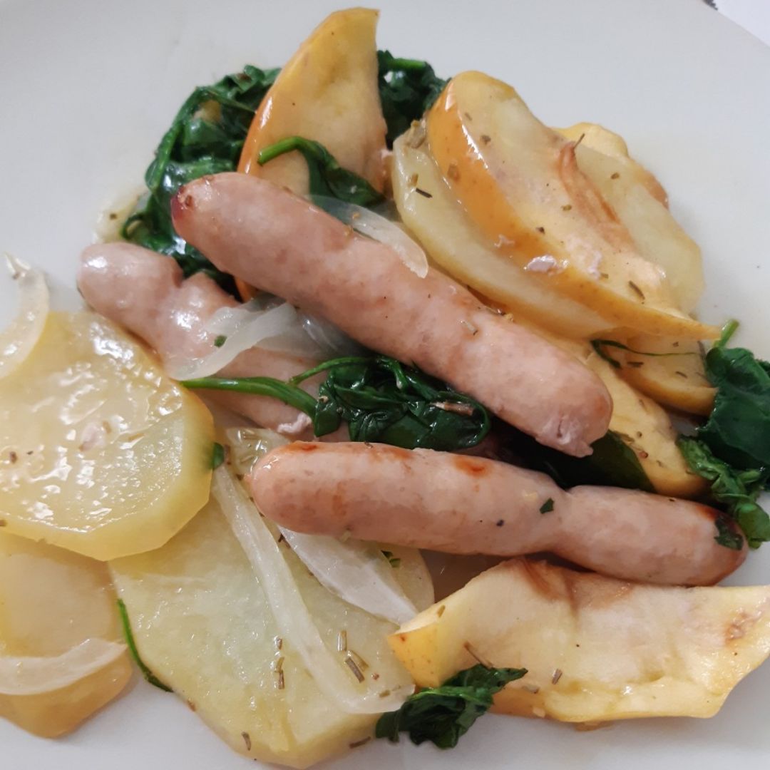 Espinacas al horno con longaniza y manzana Espinacas al horno con longaniza y manzana