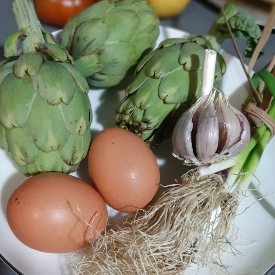 Tortilla de huevos camperos, alcachofas y ajos Paso 0 Tortilla de huevos camperos, alcachofas y ajos Paso 0